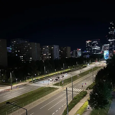 Wawa Nest Center * 华沙