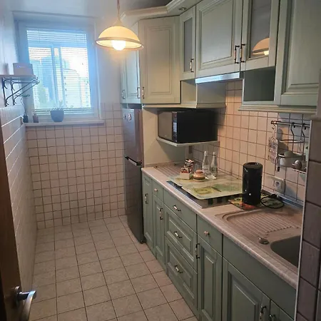 Wawa Nest Center * 华沙